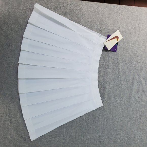 Vintage NWT Nike White Pleated Tennis Skirt Size Medium - Picture 3 of 10
